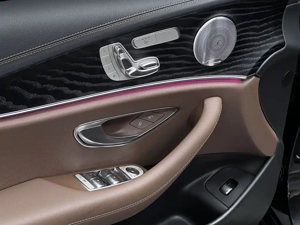 Mercedes-Benz E-Class 2021 — фото 40