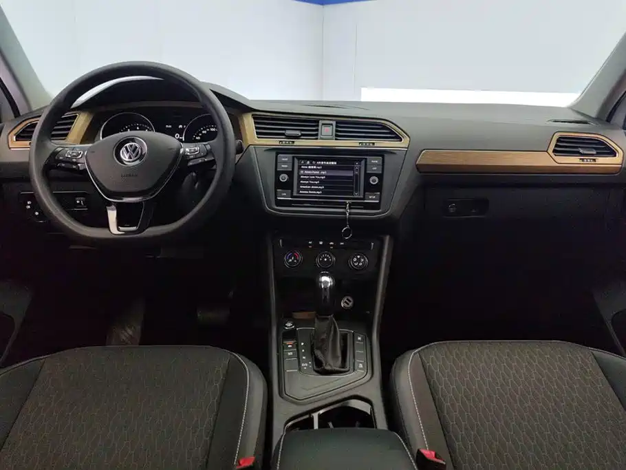 Volkswagen Tiguan L 2018 — фото 12