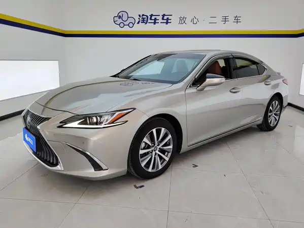 Lexus ES 2019