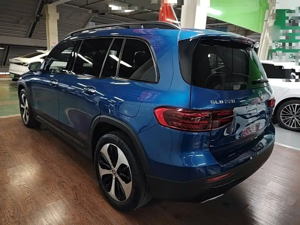 Mercedes-Benz GLB 2023