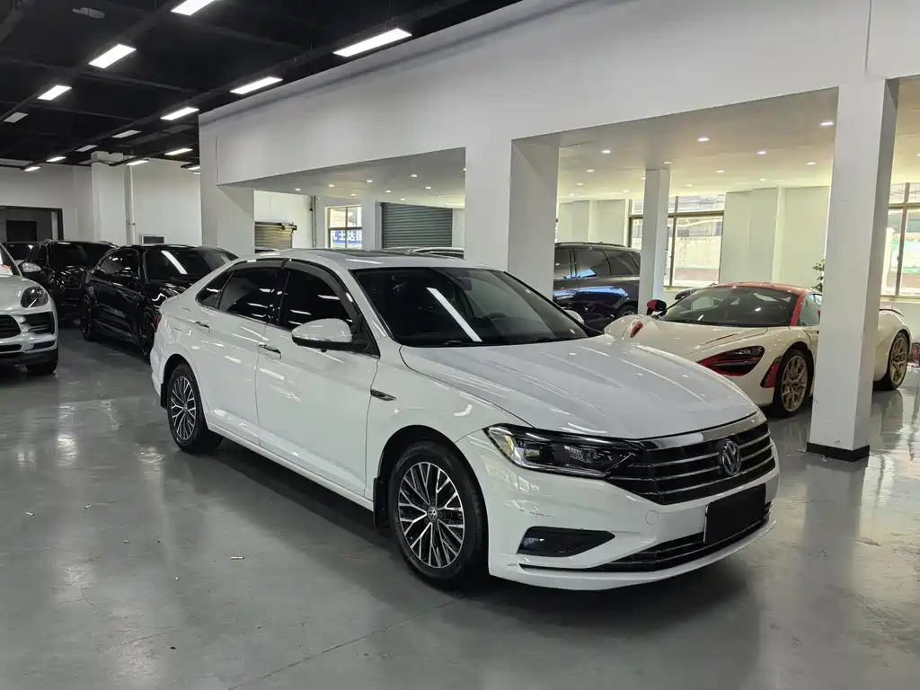 Volkswagen Sagitar 2020