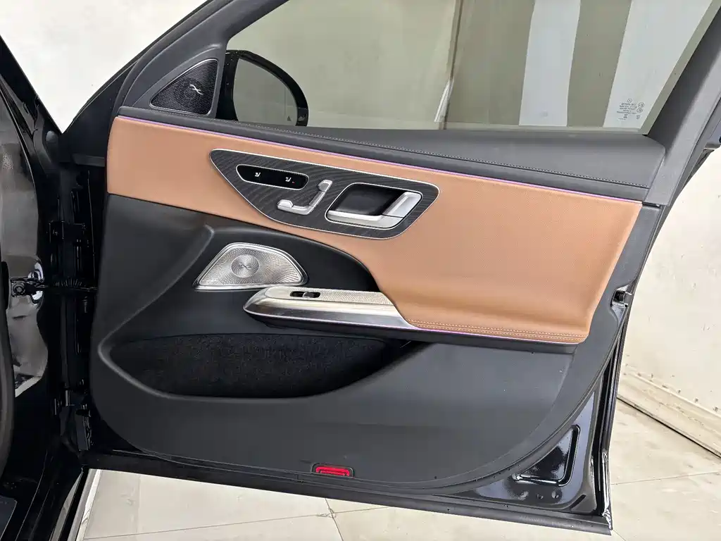 Mercedes-Benz E-Class 2025 — фото 25