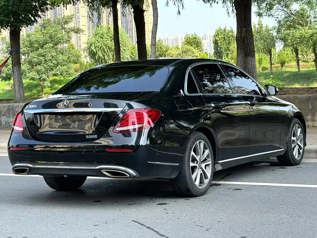 Mercedes-Benz E-Class 2018 — фото 9