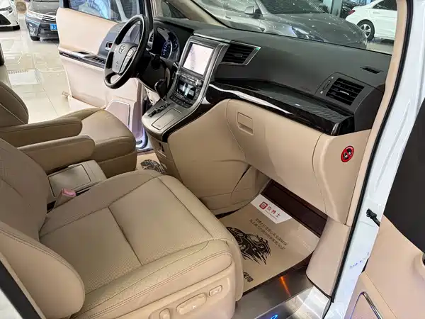 Toyota Alphard 2013