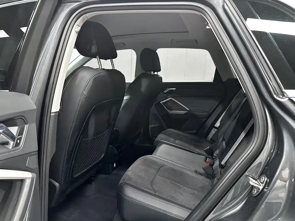 Audi Q3 2022 — фото 16