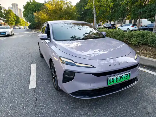 Roewe D6 2025
