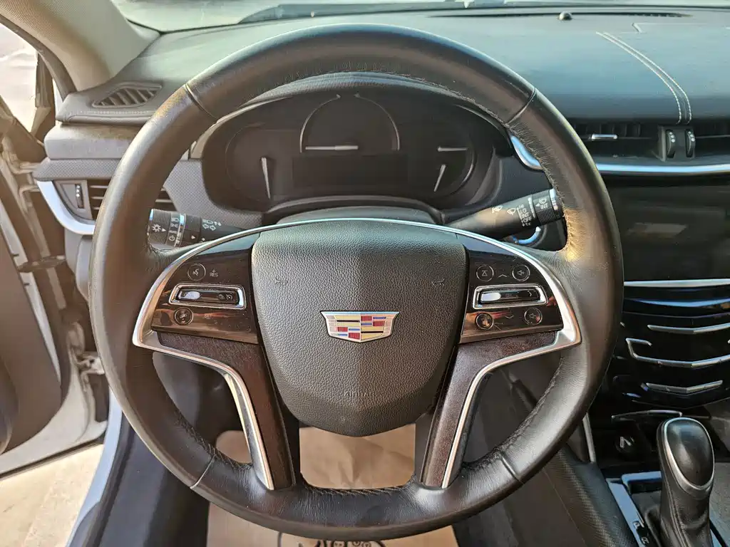 Cadillac XTS 2018 — фото 14