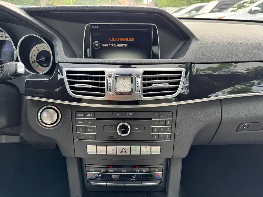 Mercedes-Benz E-Class 2015 — фото 9