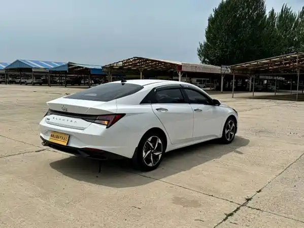 Hyundai Elantra 2023