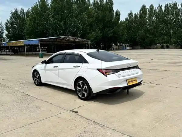 Hyundai Elantra 2023
