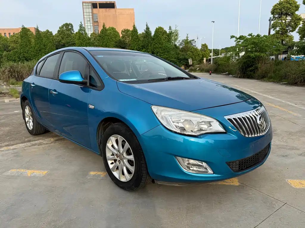 Buick Excelle 2012