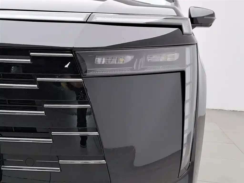 GAC Motor E8 PHEV 2024