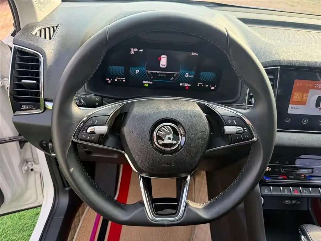 Skoda Karoq 2022 — фото 13