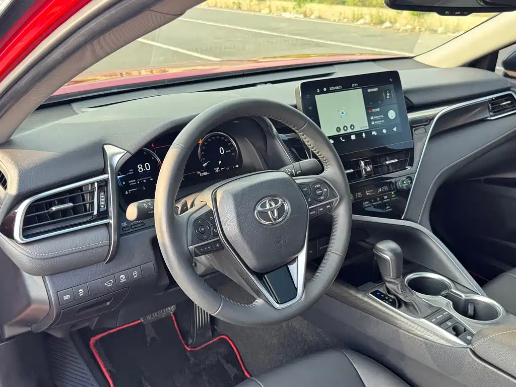 Toyota Camry 2021 — фото 17