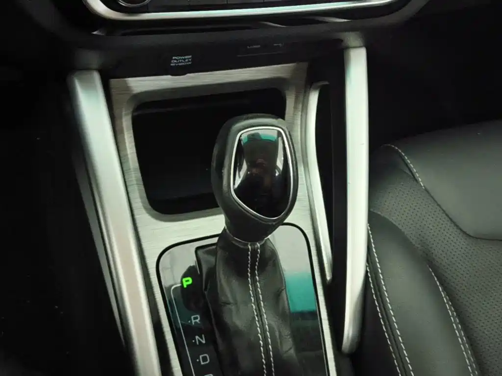 Geely Vision X3 2018 — фото 10