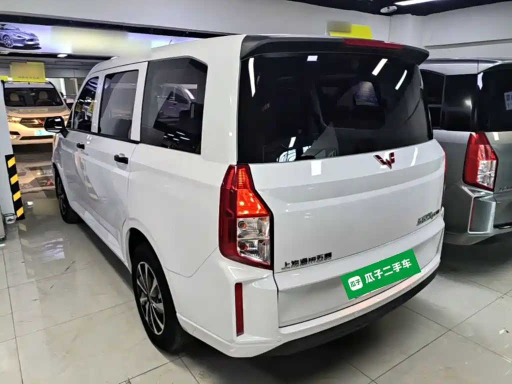 Wuling Hongguang PLUS 2022