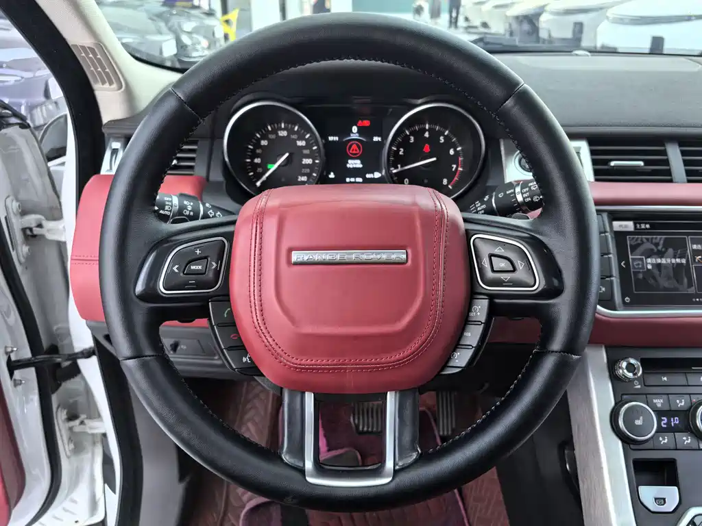 Land Rover Evoque 2016 — фото 9