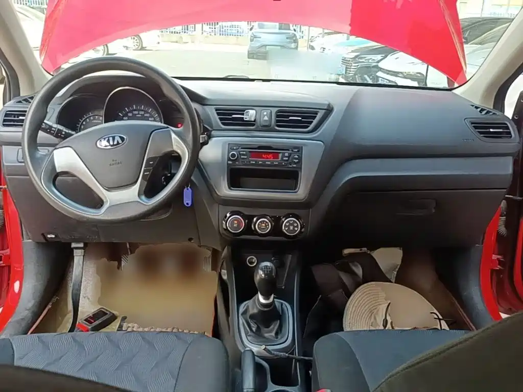 Kia K2 2015 — фото 10