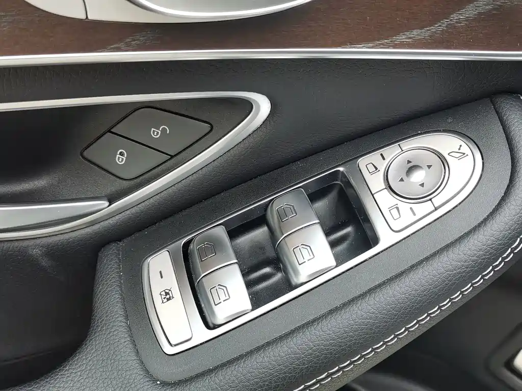 Mercedes-Benz GLC 2023 — фото 13