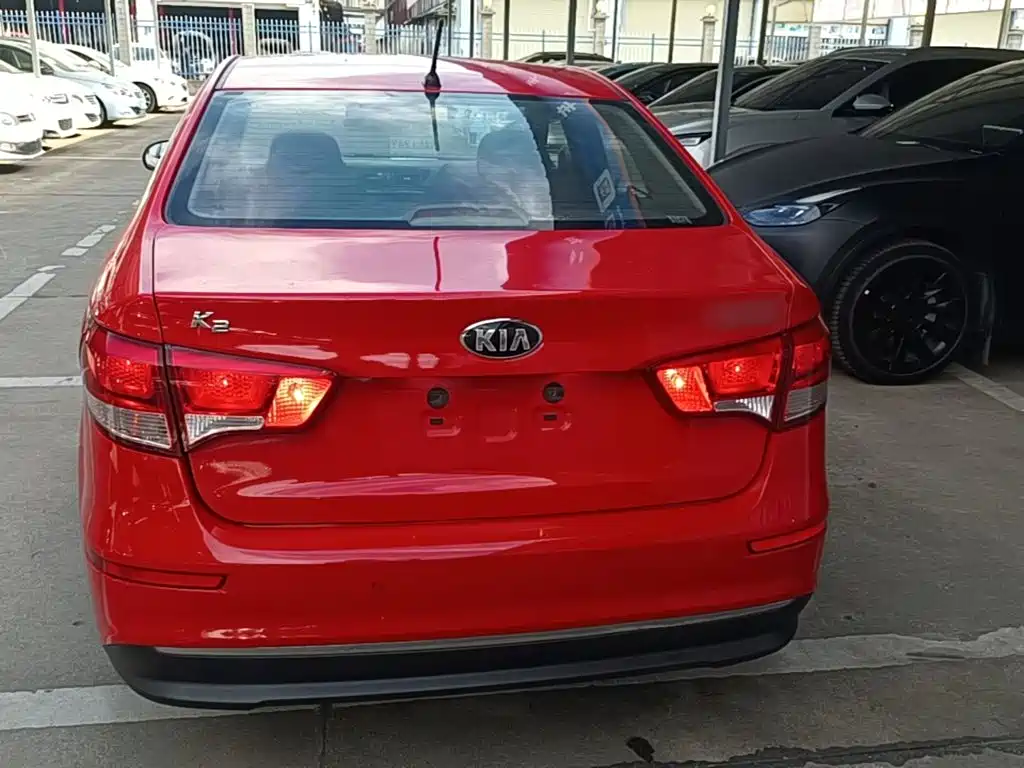 Kia K2 2015 — фото 6