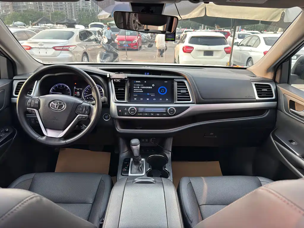 Toyota Highlander 2020 — фото 15
