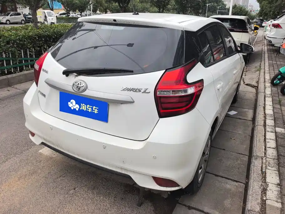 Toyota Yaris L 2020