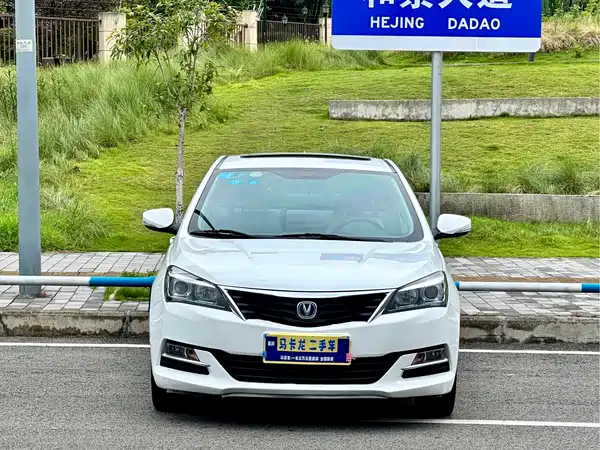 Changan Yuexiang V7 2015