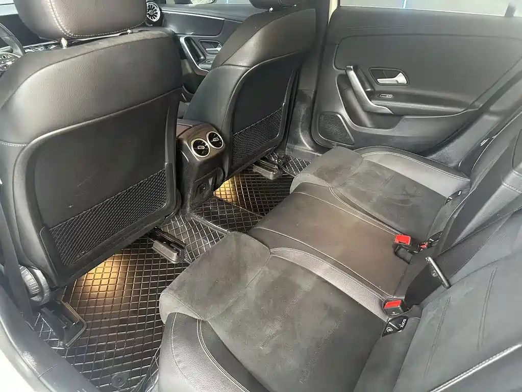 Mercedes-Benz A-Class 2022 — фото 11