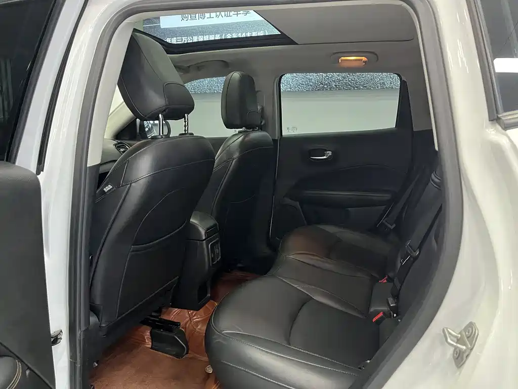 Jeep Compass 2020 — фото 11