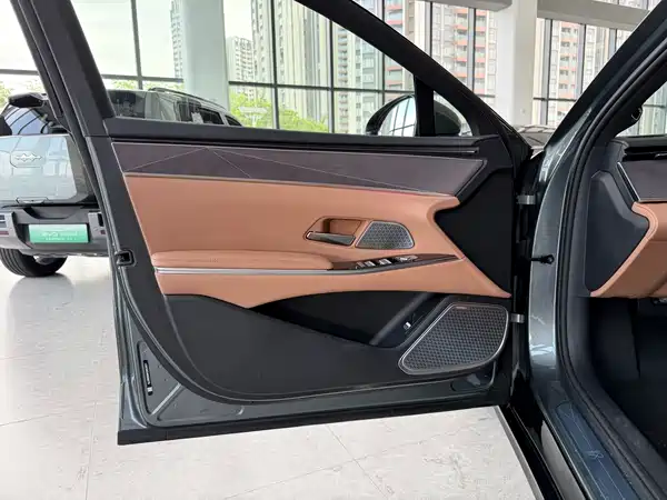 BYD Han L 2025