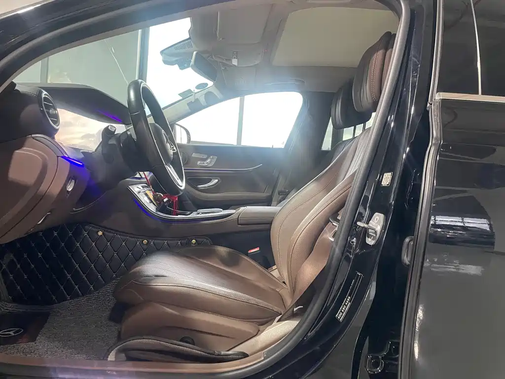 Mercedes-Benz E-Class 2019 — фото 19