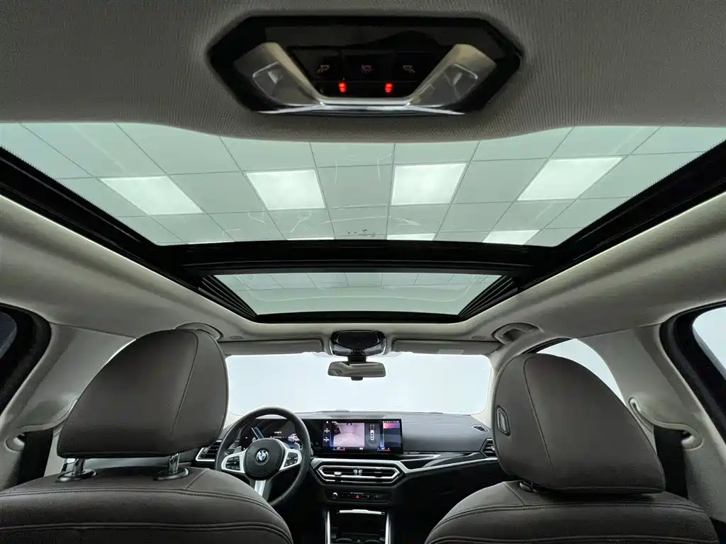 BMW 3 Series 2023 — фото 18