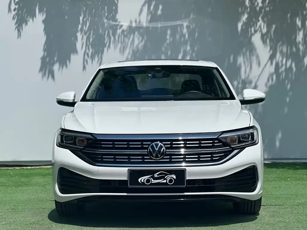 Volkswagen Sagitar 2022