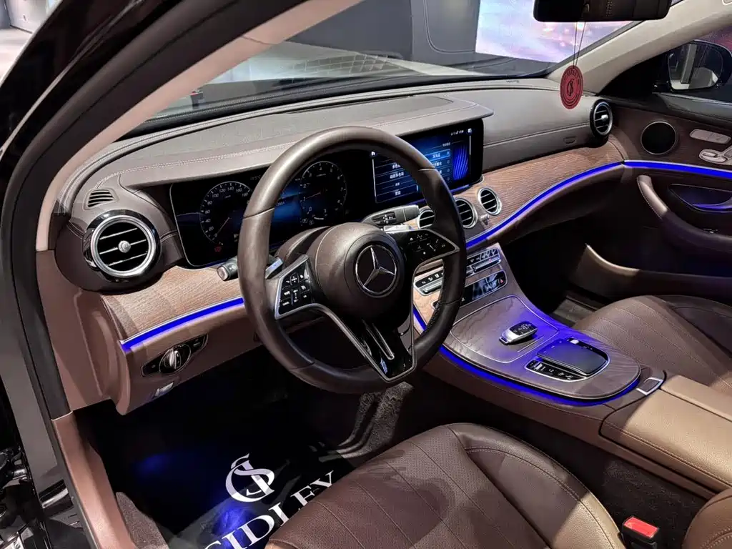 Mercedes-Benz E-Class 2023 — фото 7