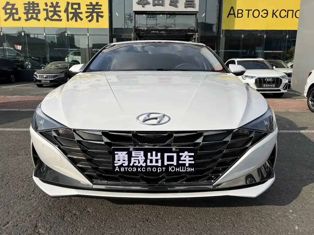 Hyundai Elantra 2023 — фото 2