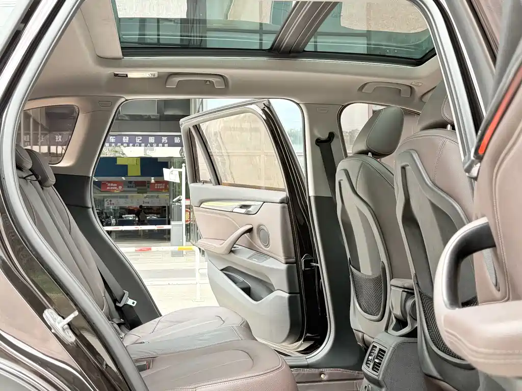 BMW X1 2017 — фото 16