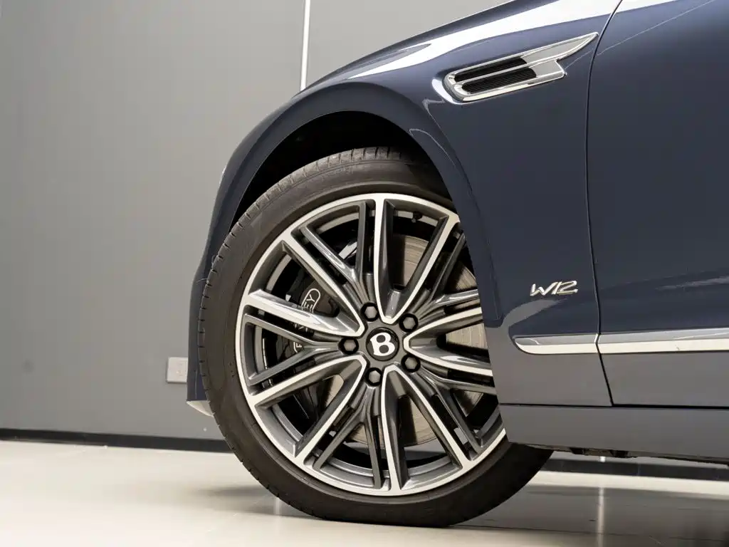Bentley Flying Spur 2020 — фото 6
