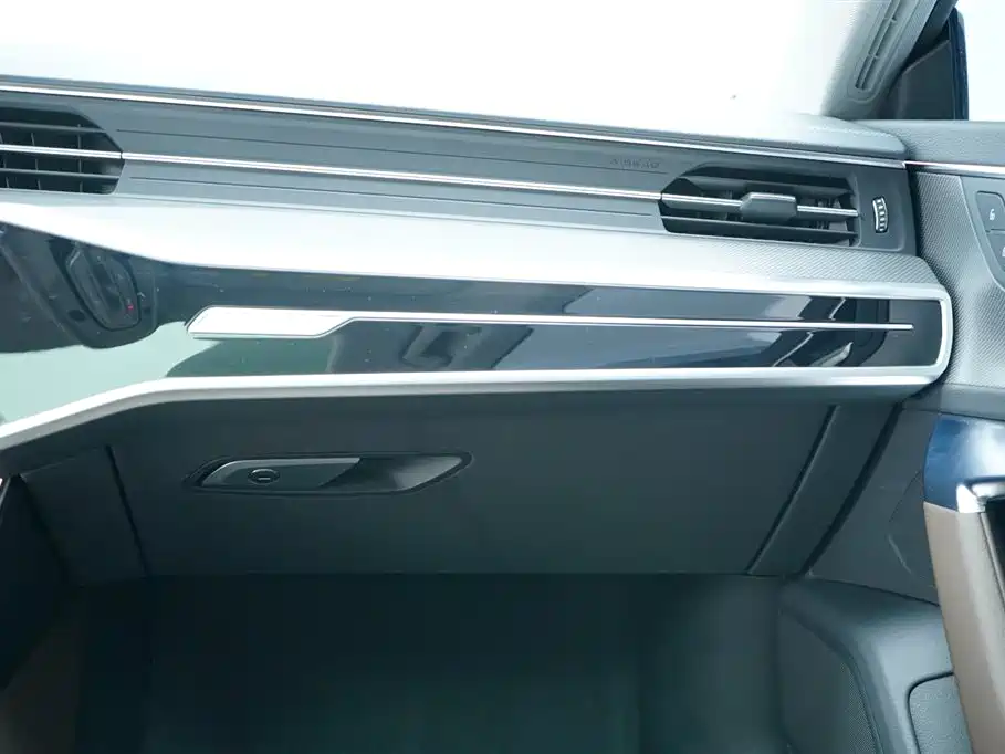 Audi A7L 2023 — фото 23