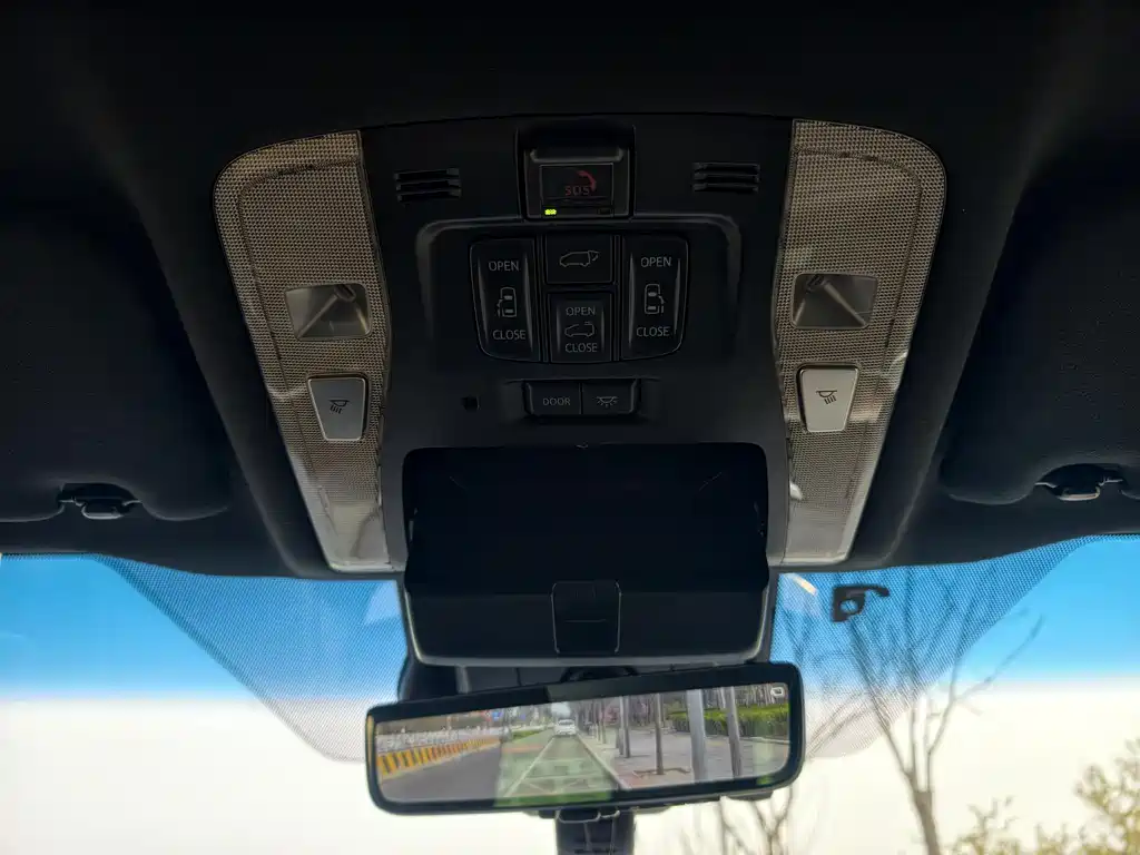 Toyota Alphard 2021 — фото 16