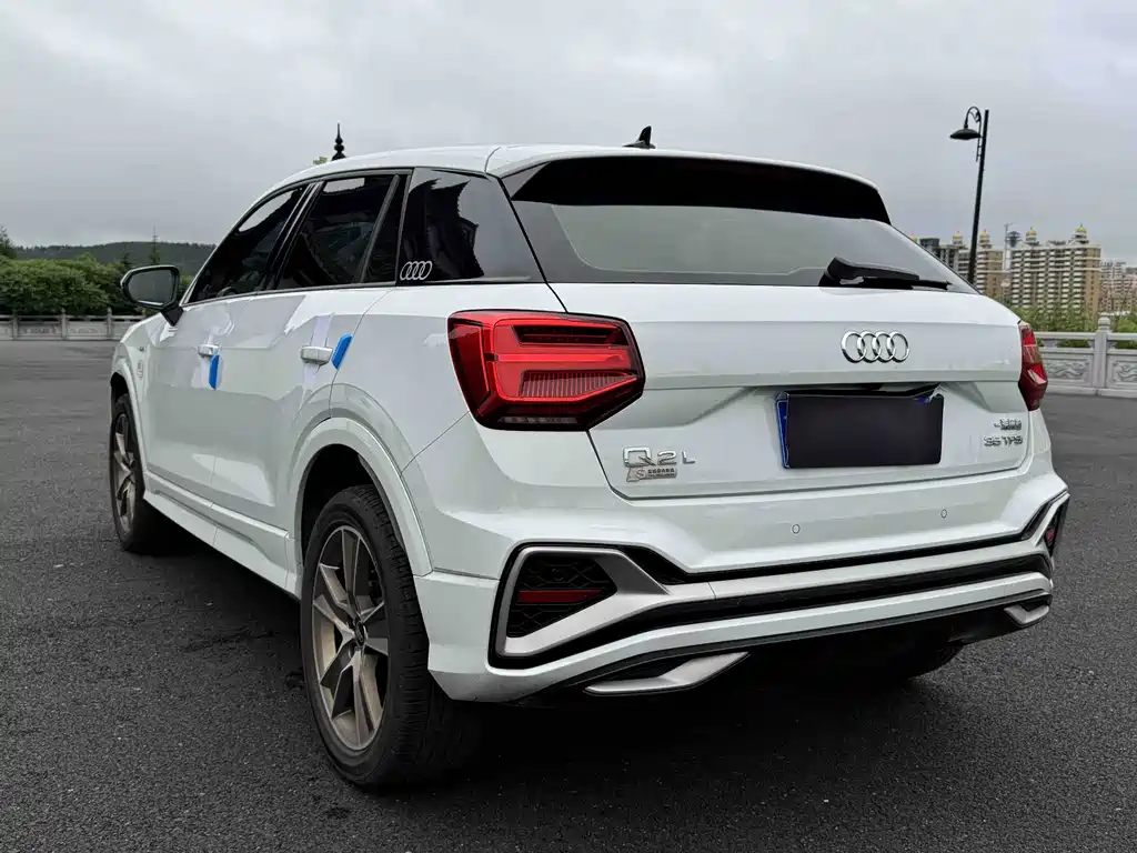 Audi Q2L 2022