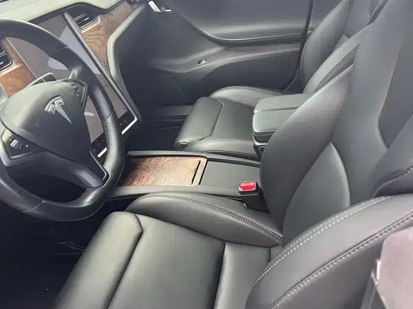 Tesla Model S 2019