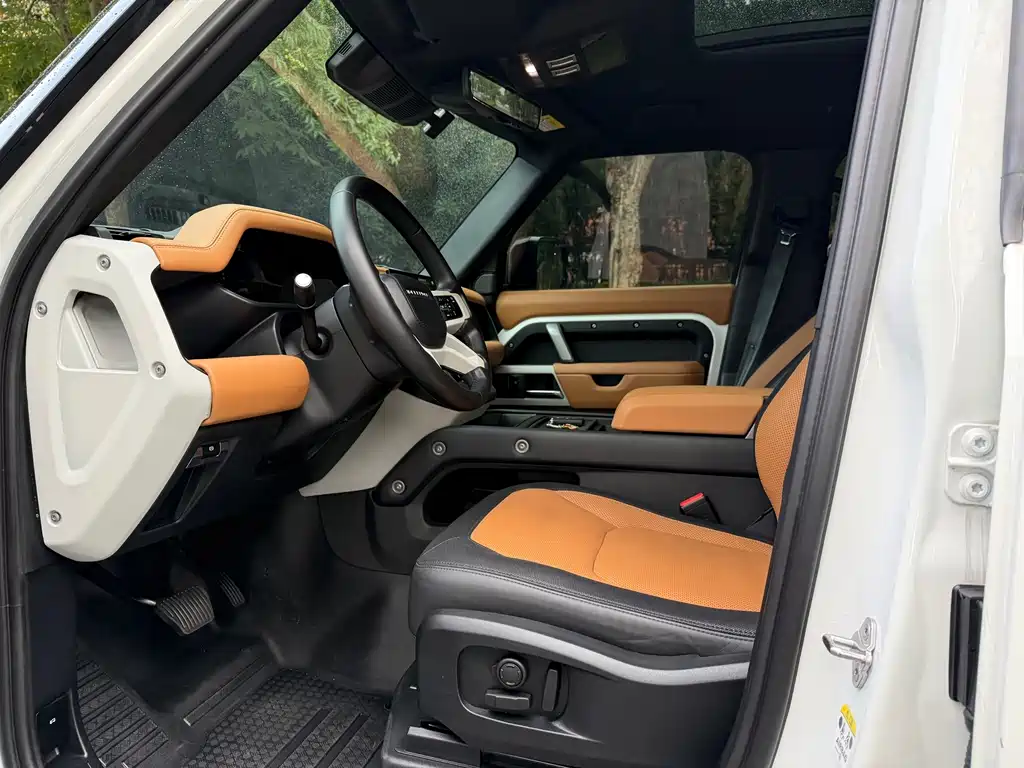 Land Rover Defender 2023 — фото 9