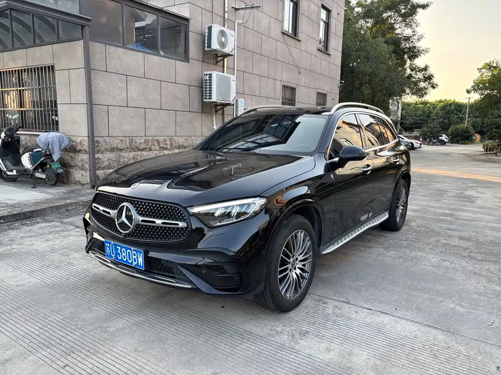 Mercedes-Benz GLC 2023