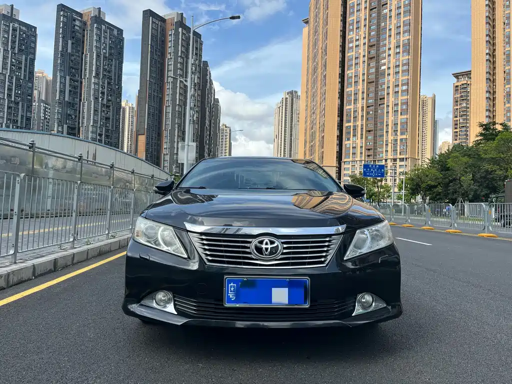 Toyota Camry 2013 — фото 2
