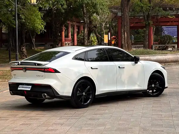 Changan UNI-V 2022