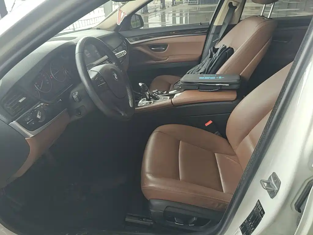 BMW 5 Series 2015 — фото 15