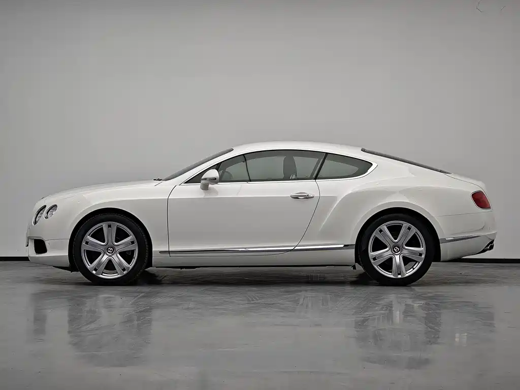 Bentley Continental 2015 — фото 21