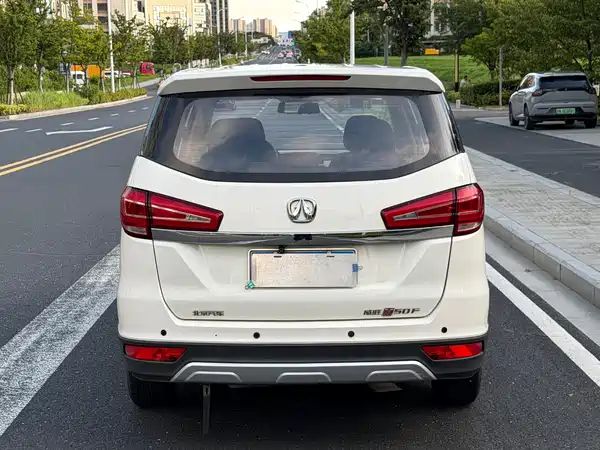 BAIC M50F 2017