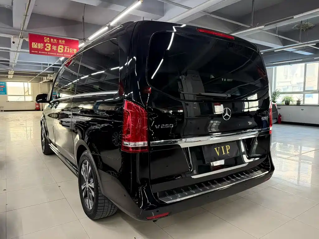 Mercedes-Benz V-Class 2017 — фото 9