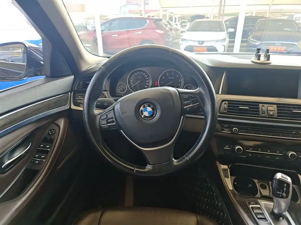 BMW 5 Series 2015 — фото 7